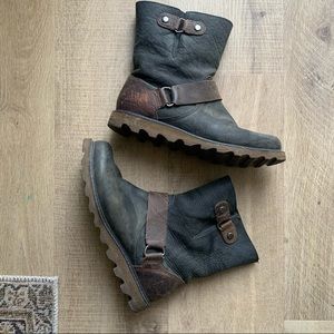 Sorel Moto boots